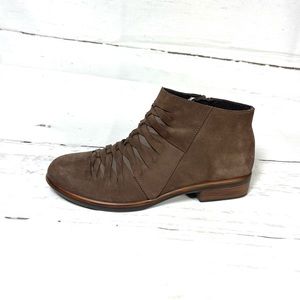 Naot Boots Womens 38 US 7.5 Leveche Ankle Brown Leather Side Zip.‎
